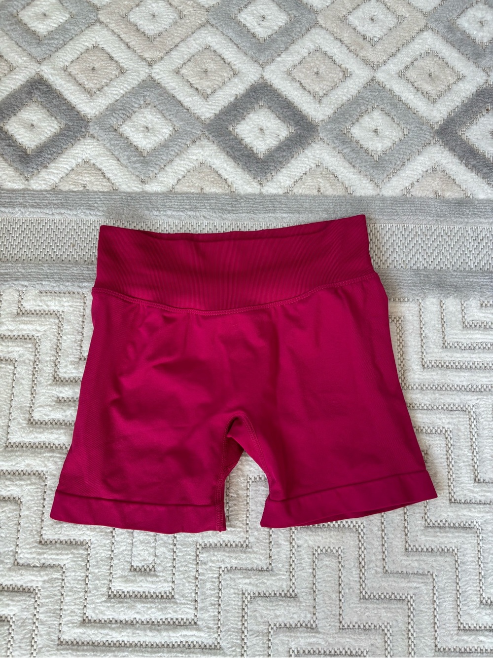 Fuchsia keep that pump High-Waist Bike Shorts gym scrunch short small